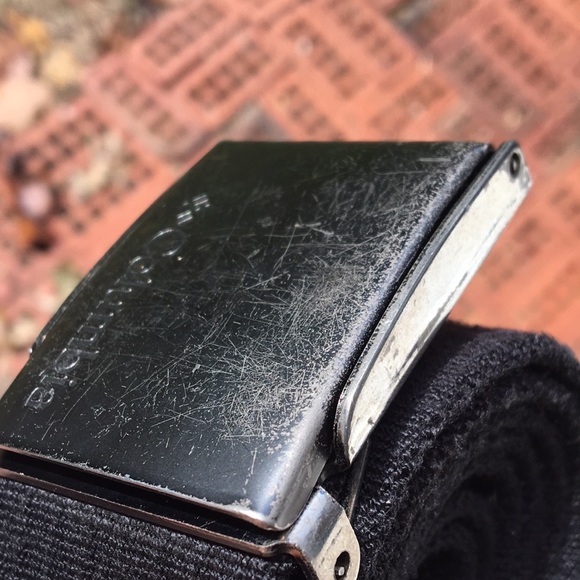 Columbia web belt 1.5”x46” black w gunmetal black buckle bottle cap opener - Picture 15 of 15